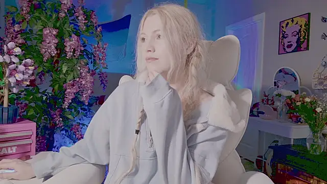 Talulaa online show from April 13, 7:40 pm