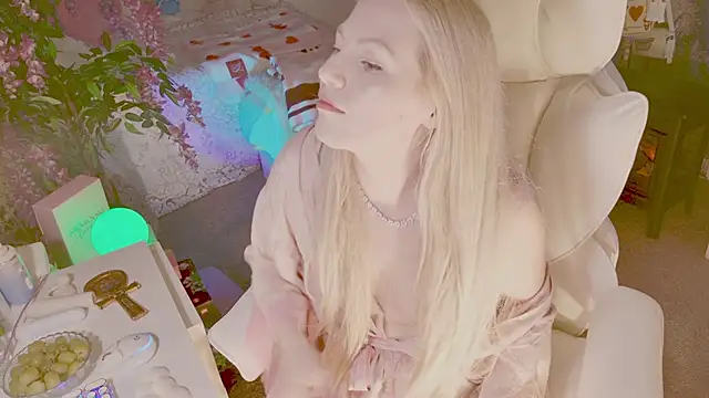 Talulaa online show from February 14, 8:53 pm