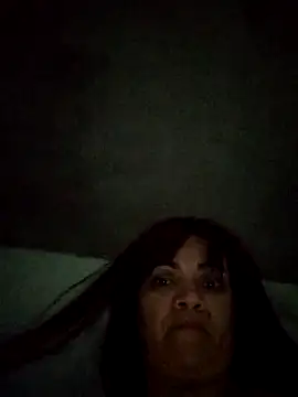 isabella931054 online show from December 20, 9:17 pm