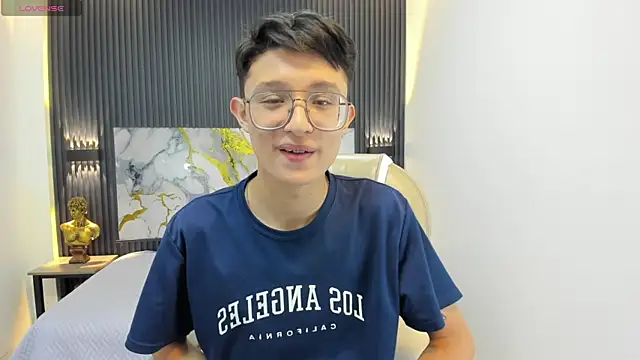 Snapshot of SantiagoRusso18 chatting on September 13, 12:05 pm SantiagoRusso18 online show from September 13, 12:05 pm