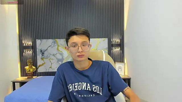 Snapshot of SantiagoRusso18 chatting on September 28, 12:12 pm SantiagoRusso18 online show from September 28, 12:12 pm