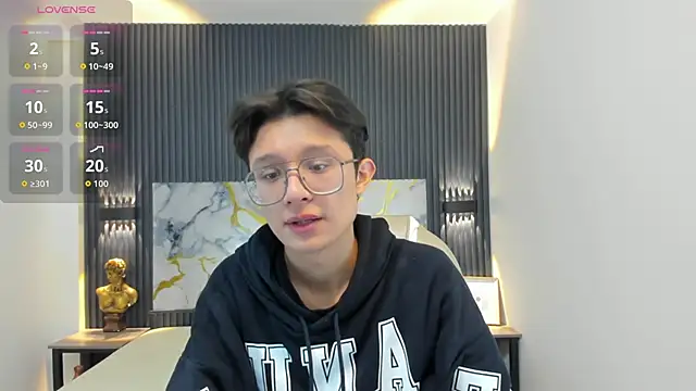 SantiagoRusso18 online show from October 20, 12:38 pm