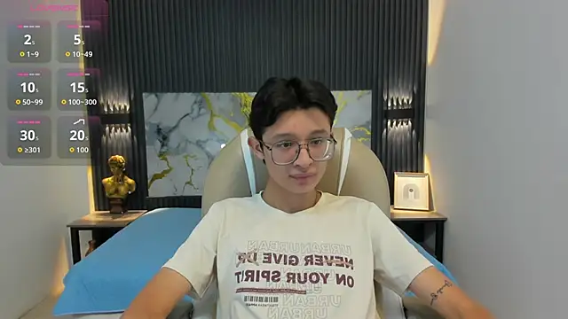 SantiagoRusso18 online show from October 24, 12:04 pm