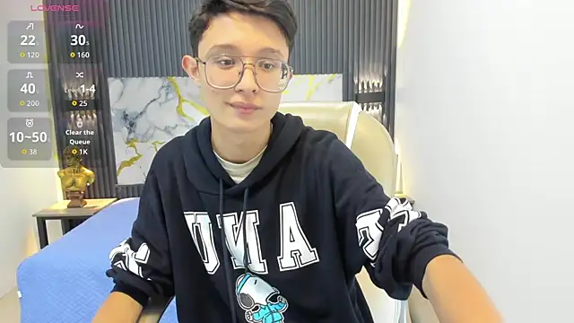 Snapshot of SantiagoRusso18 chatting on September 29, 12:33 pm SantiagoRusso18 online show from September 29, 12:33 pm