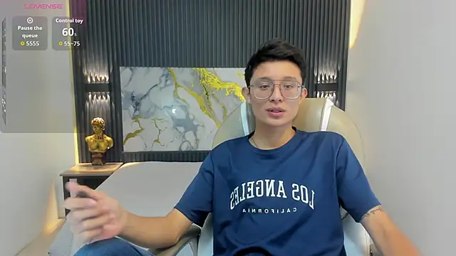 Snapshot of SantiagoRusso18 chatting on October 8, 12:39 pm SantiagoRusso18 online show from October 8, 12:39 pm