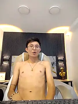 Snapshot of SantiagoRusso18 chatting on October 7, 3:24 pm SantiagoRusso18 online show from October 7, 3:24 pm