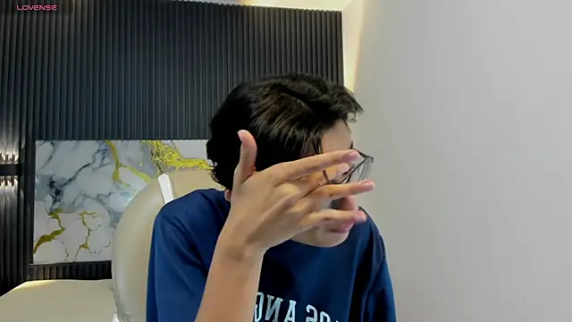 SantiagoRusso18 online show from November 27, 4:24 am