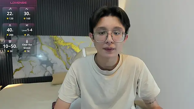 SantiagoRusso18 online show from November 24, 2:11 am