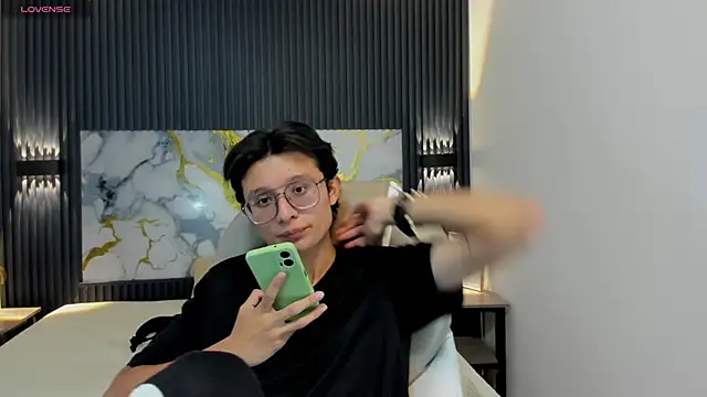 SantiagoRusso18 online show from November 26, 2:33 am