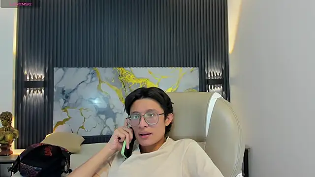 SantiagoRusso18 online show from November 28, 2:56 am