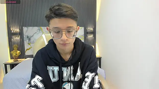 Snapshot of SantiagoRusso18 chatting on September 10, 12:37 pm SantiagoRusso18 online show from September 10, 12:37 pm