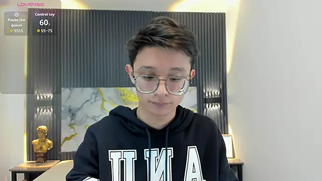 Snapshot of SantiagoRusso18 chatting on October 10, 12:39 pm SantiagoRusso18 online show from October 10, 12:39 pm
