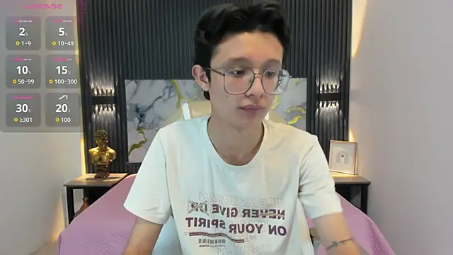 SantiagoRusso18 online show from November 11, 1:06 pm