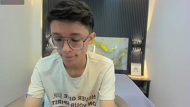 Snapshot of SantiagoRusso18 chatting on September 9, 12:36 pm SantiagoRusso18 online show from September 9, 12:36 pm