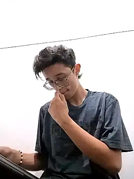 SantiagoRusso18 online show from January 12, 12:06 am