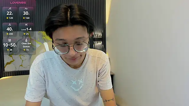 SantiagoRusso18 online show from November 29, 7:36 pm