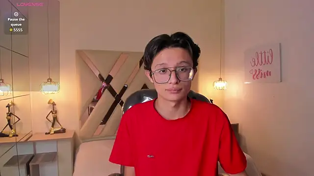 SantiagoRusso18 online show from December 2, 8:10 pm