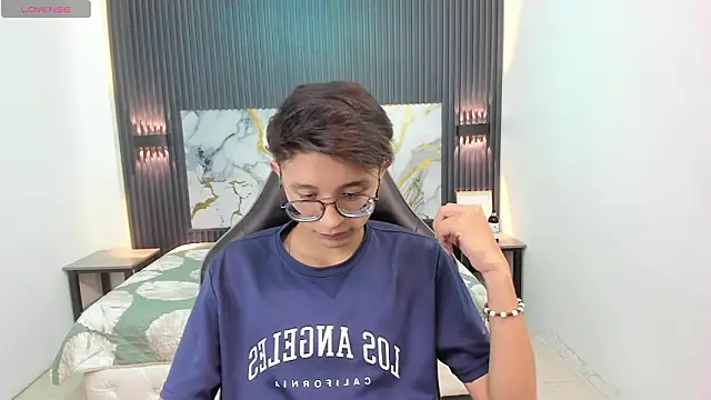 SantiagoRusso18 online show from February 23, 7:36 pm