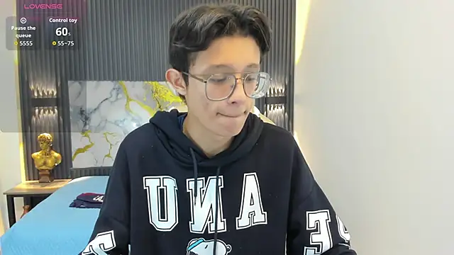 SantiagoRusso18 online show from October 31, 12:02 pm