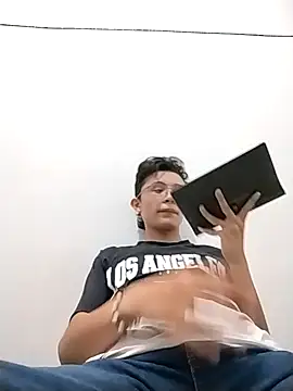 SantiagoRusso18 online show from January 13, 9:52 pm