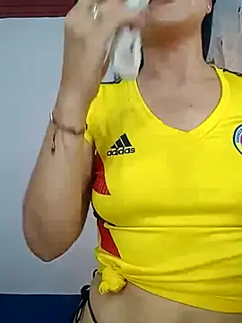 SaraNixx online show from September 13, 8:20 pm