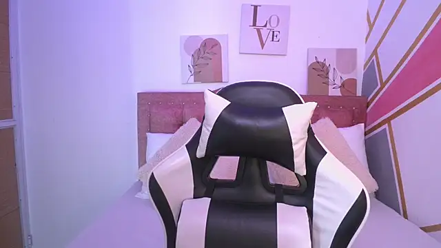 Lucy boobss online show from May 20, 3:14 am