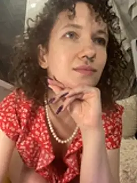 Kitty Kisss online show from February 5, 8:32 am