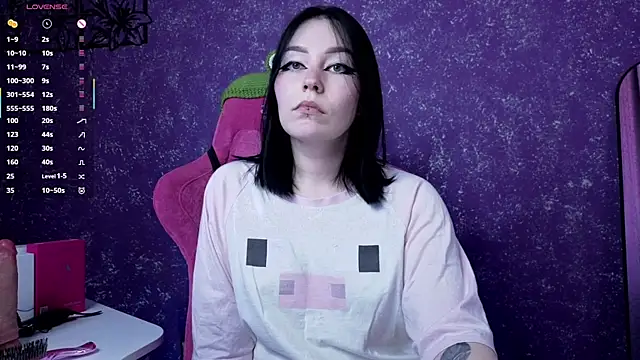 Snapshot of MargarettRose chatting on June 5, 6:52 am MargarettRose online show from June 5, 6:52 am