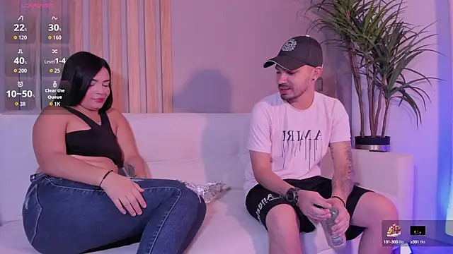 Snapshot of aronandluna chatting on October 1, 2:10 pm aronandluna online show from October 1, 2:10 pm