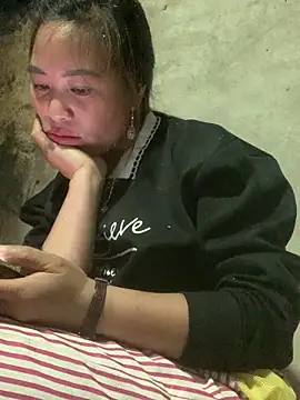 Snapshot of tuyetnhi-00 chatting on December 15, 10:32 am tuyetnhi-00 online show from December 15, 10:32 am