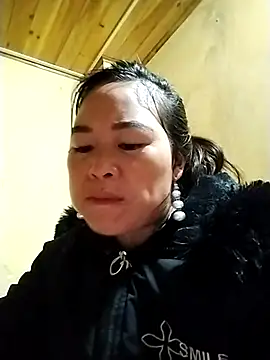 Snapshot of tuyetnhi-00 chatting on November 18, 12:37 am tuyetnhi-00 online show from November 18, 12:37 am