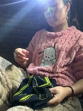 Snapshot of tuyetnhi-00 chatting on December 14, 2:07 am tuyetnhi-00 online show from December 14, 2:07 am