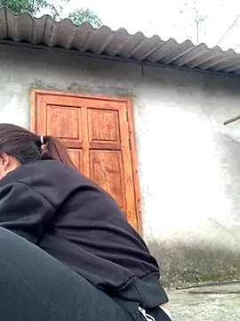 tuyetnhi-00 online show from December 23, 1:49 am