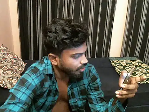 Snapshot of indianbighard21 chatting on June 18, 4:22 am indianbighard21 online show from June 18, 4:22 am