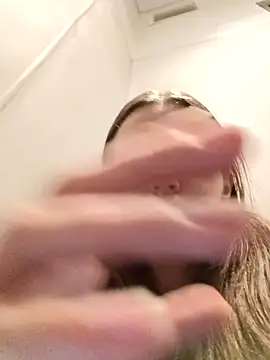 freakylittlebitch69 online show from September 20, 1:54 am