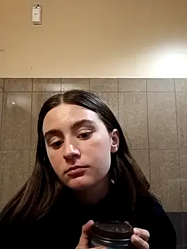 freakylittlebitch69 online show from September 18, 6:22 pm