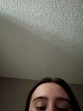 freakylittlebitch69 online show from October 19, 8:50 am