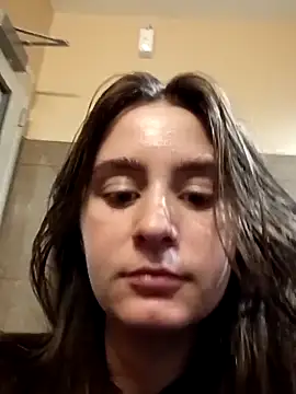 freakylittlebitch69 online show from September 17, 9:50 pm