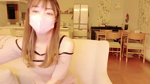 Snapshot of SUZU_1201 chatting on October 26, 8:37 am SUZU 1201 online show from October 26, 8:37 am