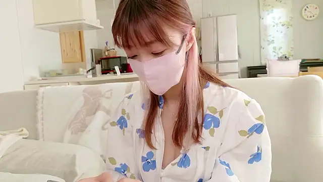 Snapshot of SUZU_1201 chatting on September 12, 12:22 am SUZU 1201 online show from September 12, 12:22 am