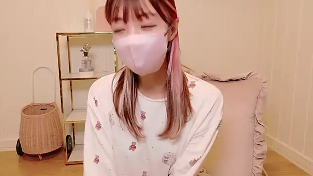 Snapshot of SUZU_1201 chatting on September 15, 10:48 am SUZU 1201 online show from September 15, 10:48 am