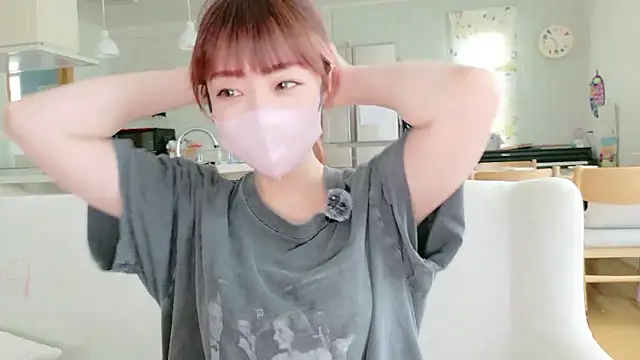 Snapshot of SUZU_1201 chatting on July 12, 1:28 am SUZU 1201 online show from July 12, 1:28 am