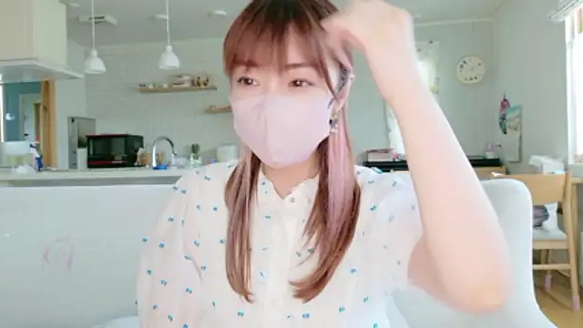 SUZU 1201 online show from May 25, 4:12 am