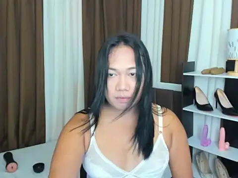 TsUncutKaren online show from September 17, 4:09 pm