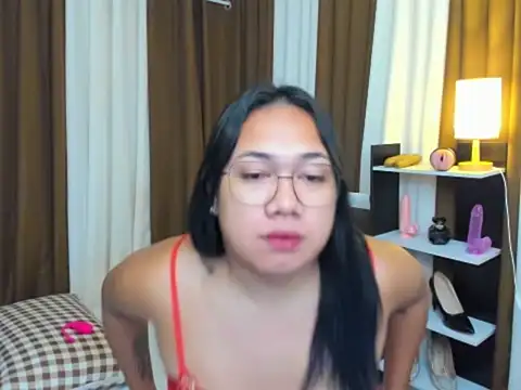 TsUncutKaren online show from September 29, 5:07 pm