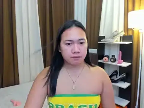 TsUncutKaren online show from December 19, 5:48 pm