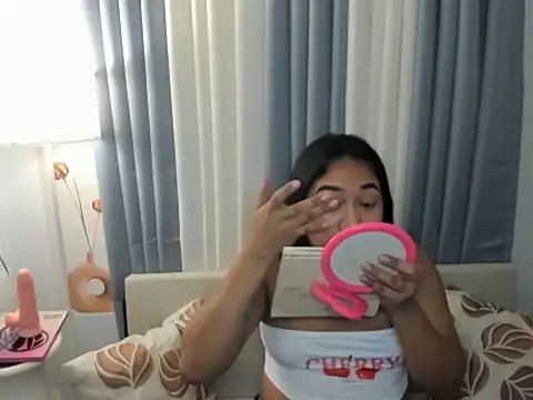 TsUncutKaren online show from November 9, 5:17 pm