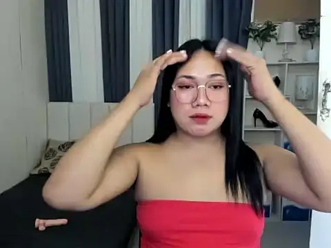 TsUncutKaren online show from February 8, 6:00 am