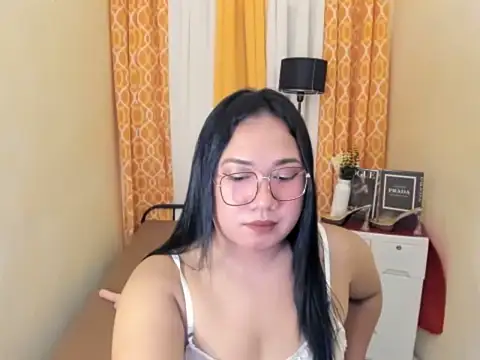 TsUncutKaren online show from March 25, 5:23 pm