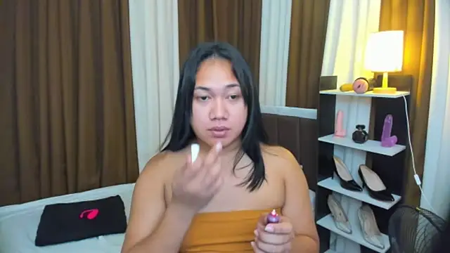 TsUncutKaren online show from October 11, 4:57 am